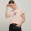 T-shirt de manga curta impressa em moda feminina